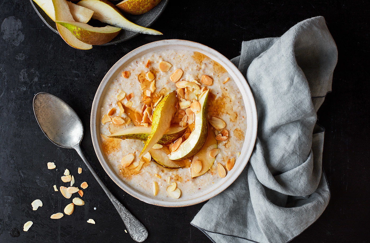 Pear and almond porridge