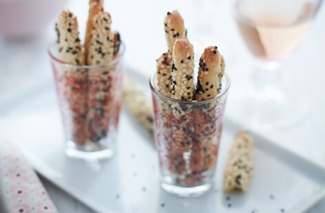 Sesame seed bread sticks