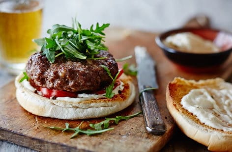 Image of "Beef burgers with horseradish sauce"