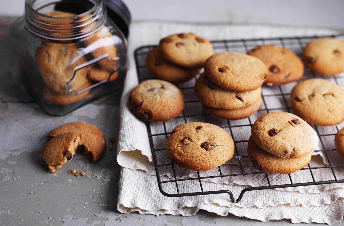 Chocolate chip malted-milk cookies