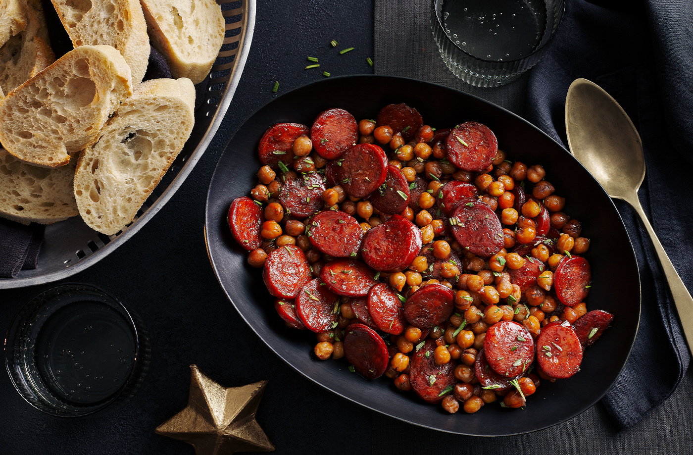 Chorizo and chickpeas in red wine