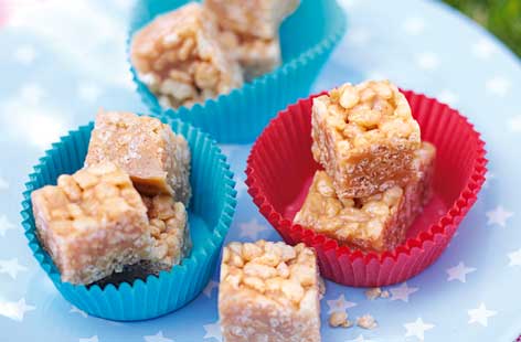 Toffee crispy cakes