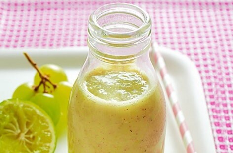 Image of "Kiwi, apple, grape and lime smoothie"