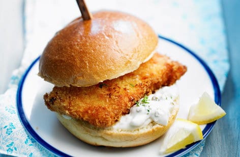 Image of "Fried fish and tartare sauce burger"