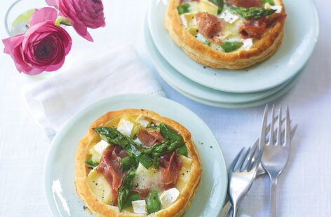 Image of "Asparagus and camembert tarts"