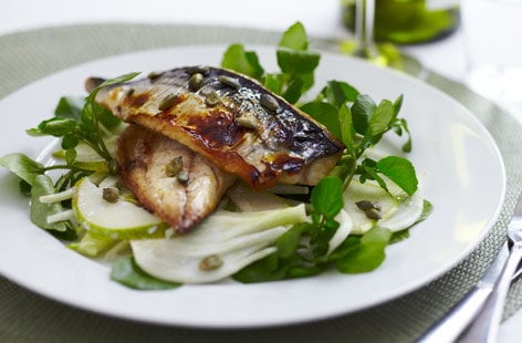 Image of "Grilled mackerel fillets with pear salad"