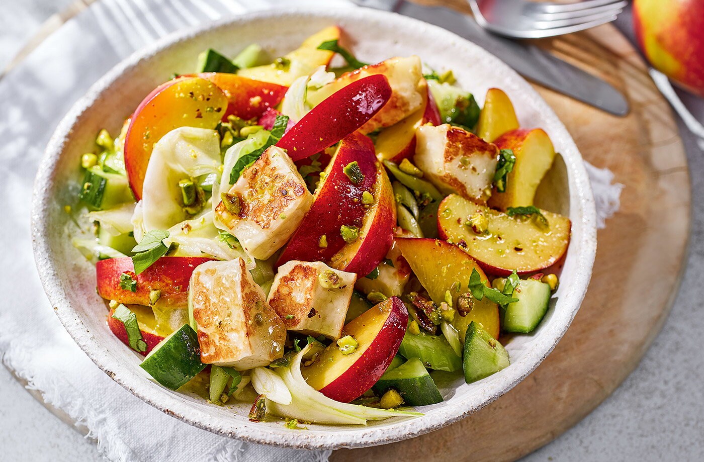 Nectarine and halloumi salad