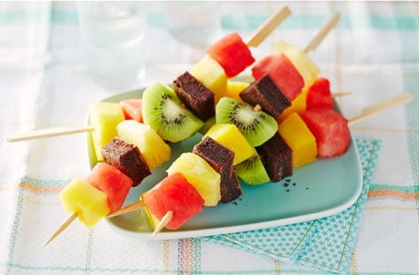 Image of "Fruit and brownie skewers"