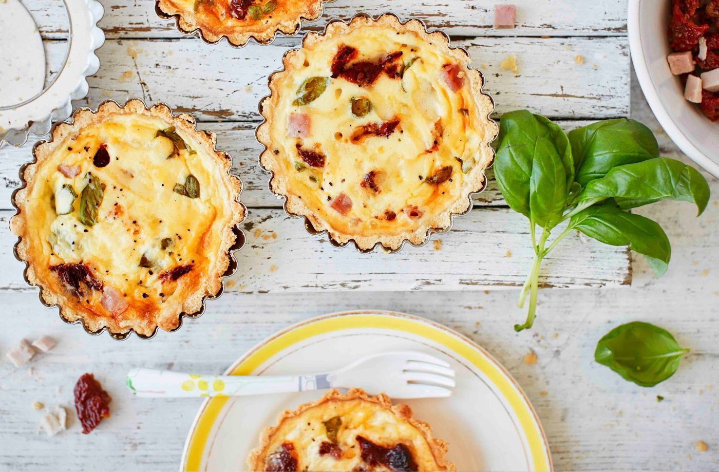 Mini quiches with ham and sundried tomatoes