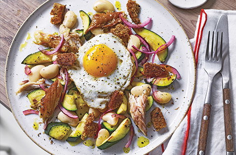 Image of "Courgette, butter bean and mackerel salad"