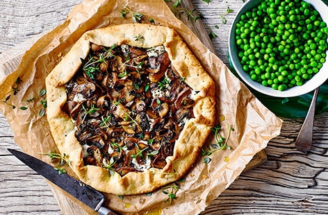 Image of "Creamy mushroom open pie "