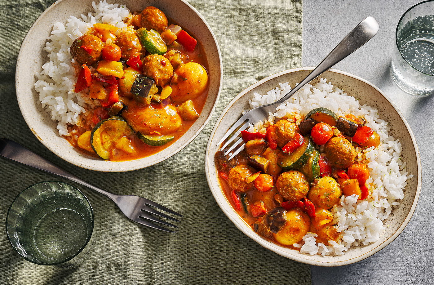 Thai red meatball curry