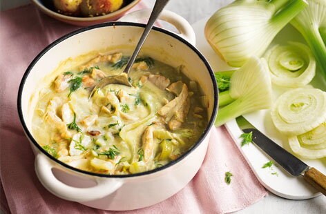 Image of "Chicken and fennel ragout with crispy lemon and herb potatoes"