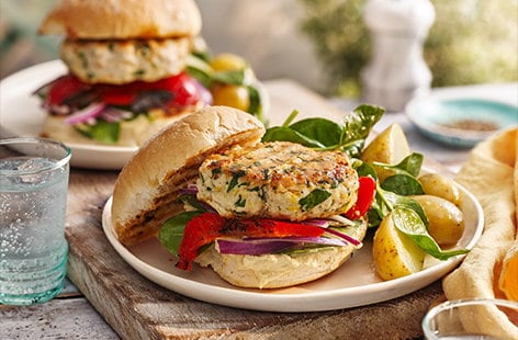 Image of "Pepper, houmous and turkey burgers"