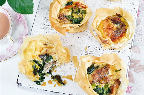 Image of "Peppered mackerel tartlets"