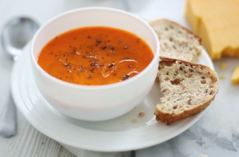 Image of "Oven-roasted pepper and tomato soup"