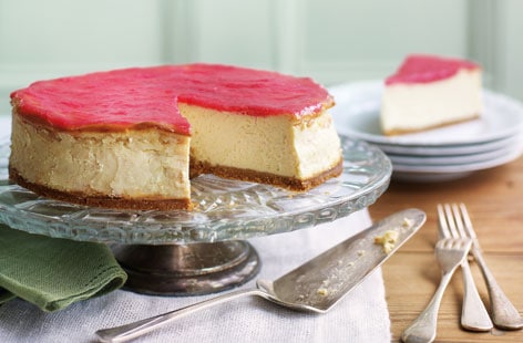 Image of "Vanilla cheesecake with rhubarb"