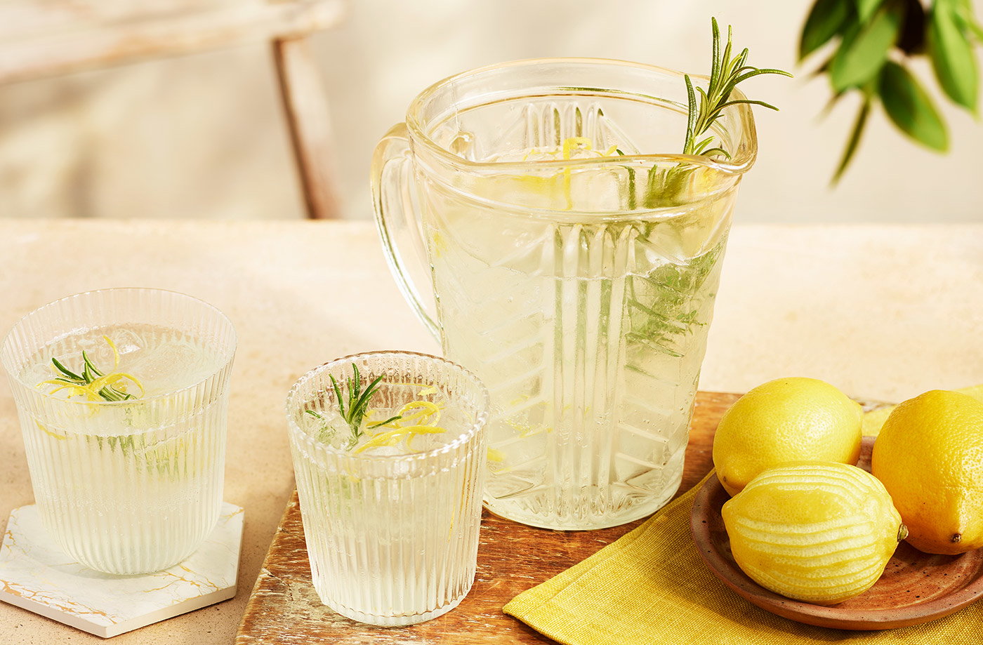 Lemon and rosemary spritz