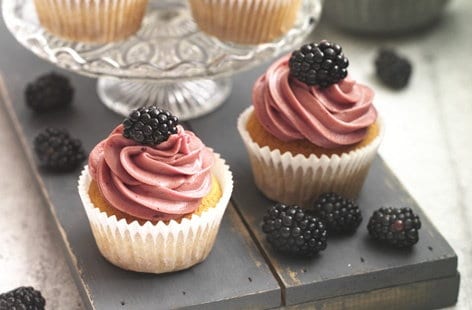 Image of "Easy blackberry cupcakes"
