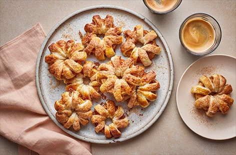 Image of "Apple cinnamon doughnuts"