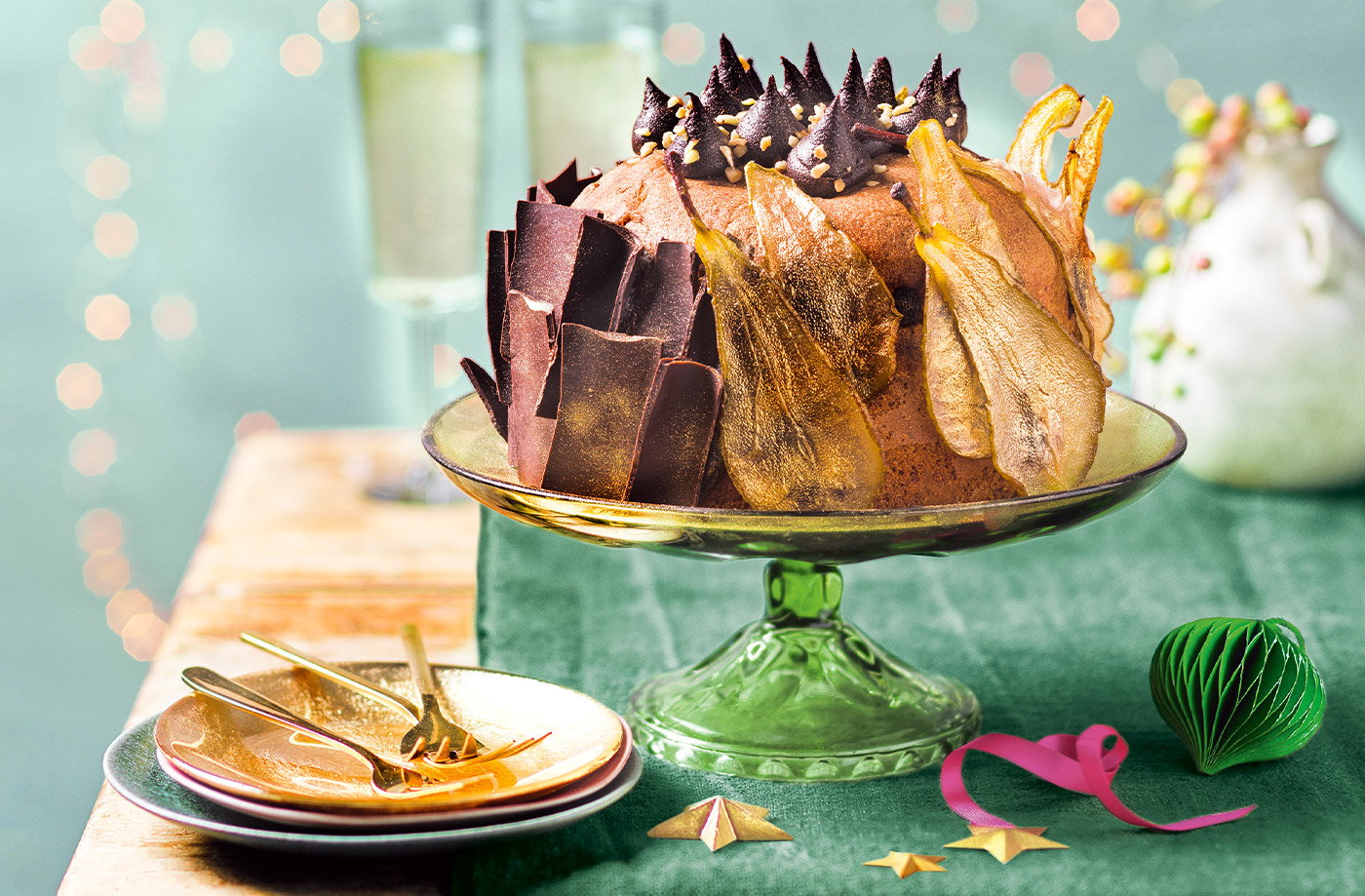 Pear and chocolate panettone
