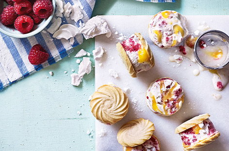 Image of "Lemon meringue pie ice cream sandwiches"