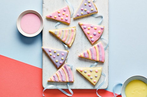 Image of "Shortbread bunting biscuits"