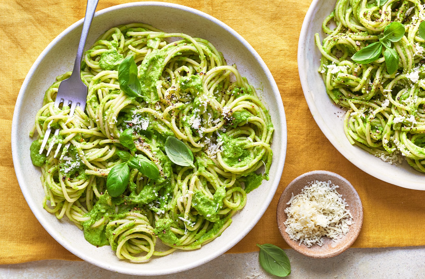 Green pesto spaghetti