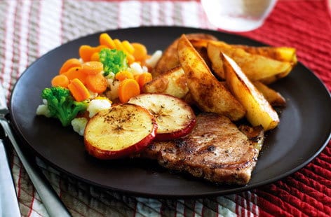 Image of "Pork chops with potato wedges"