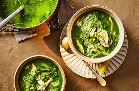 Image of "Coconut and spinach chicken soup"