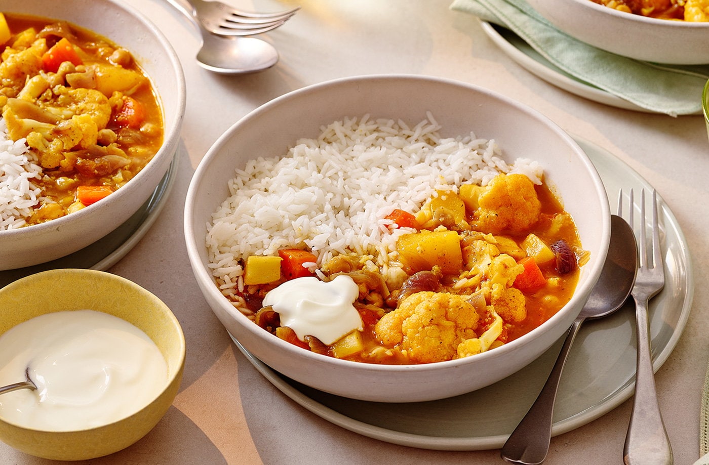 Slow-cooker fruity chickpea curry