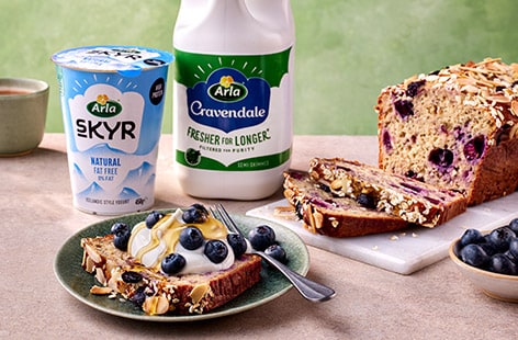 Image of "Blueberry skyr breakfast loaf"