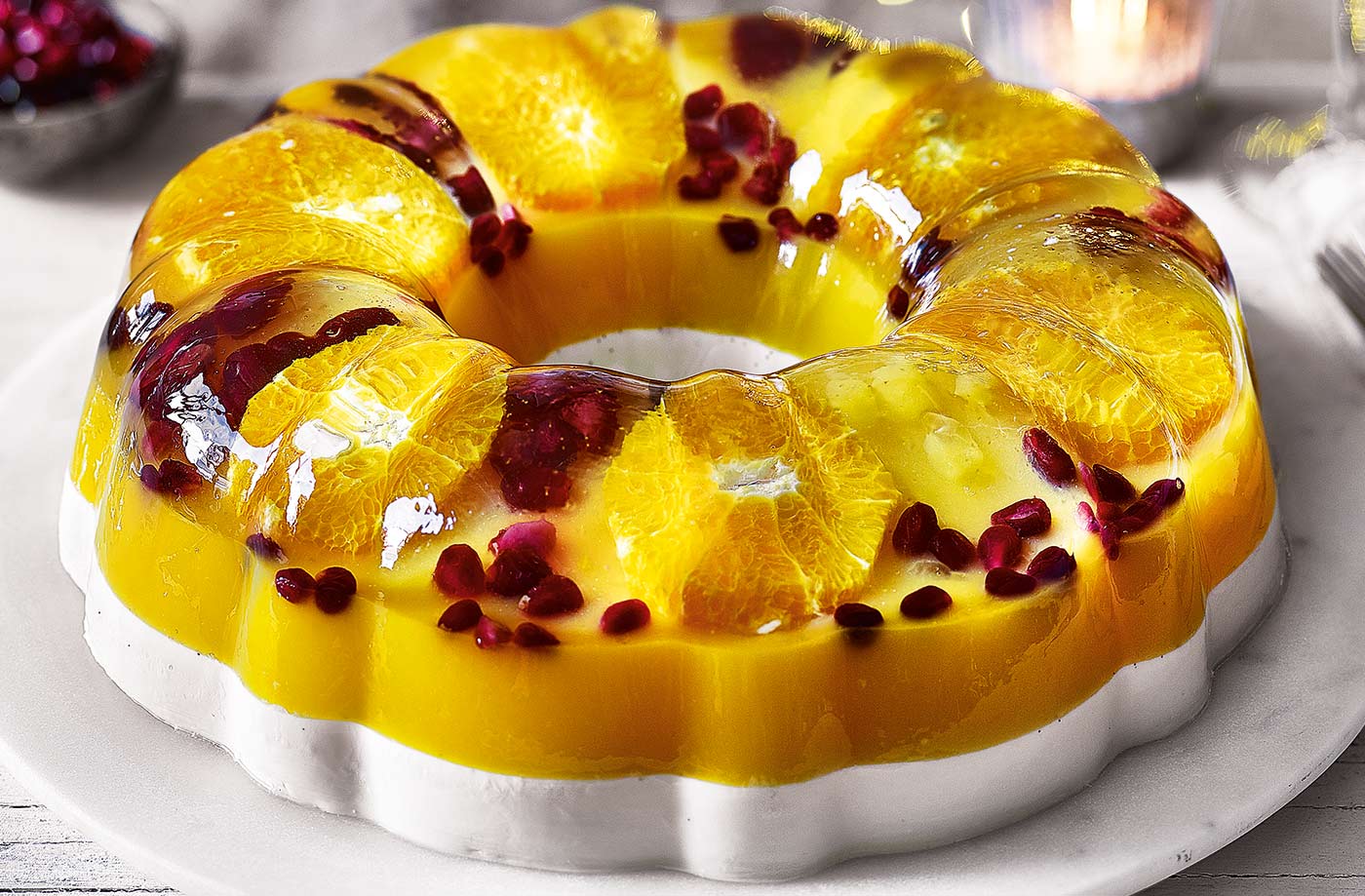 Clementine mimosa and panna cotta wreath