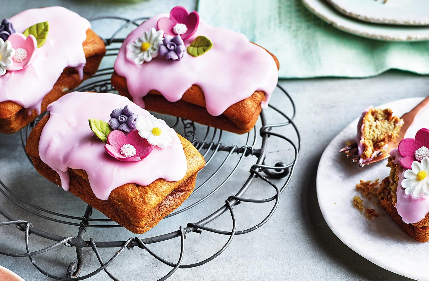 Mini banana bread cakes