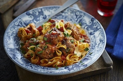 Classic meatballs with tomato sauce