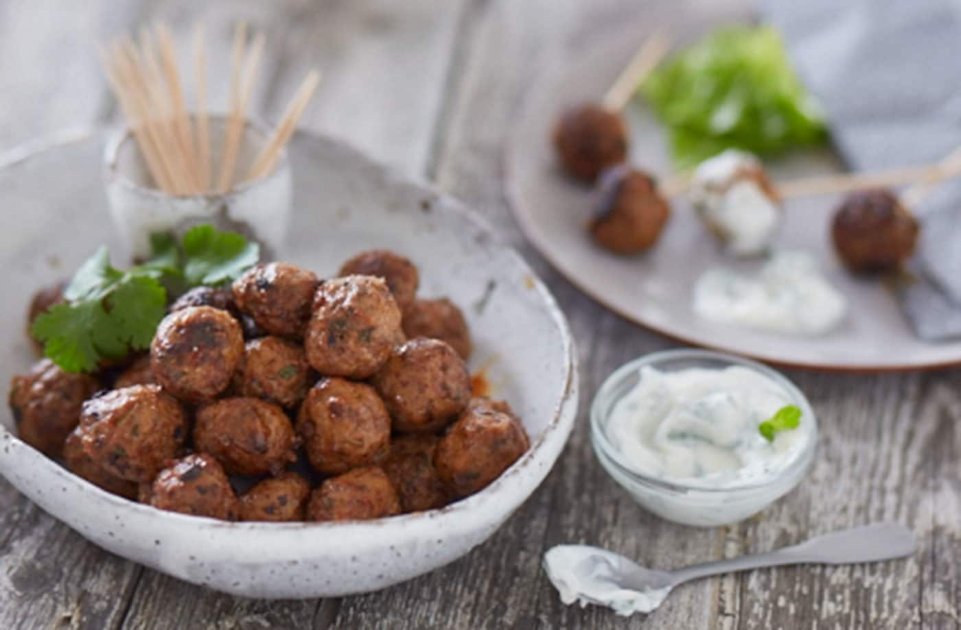 Tandoori lamb balls with raita dip
