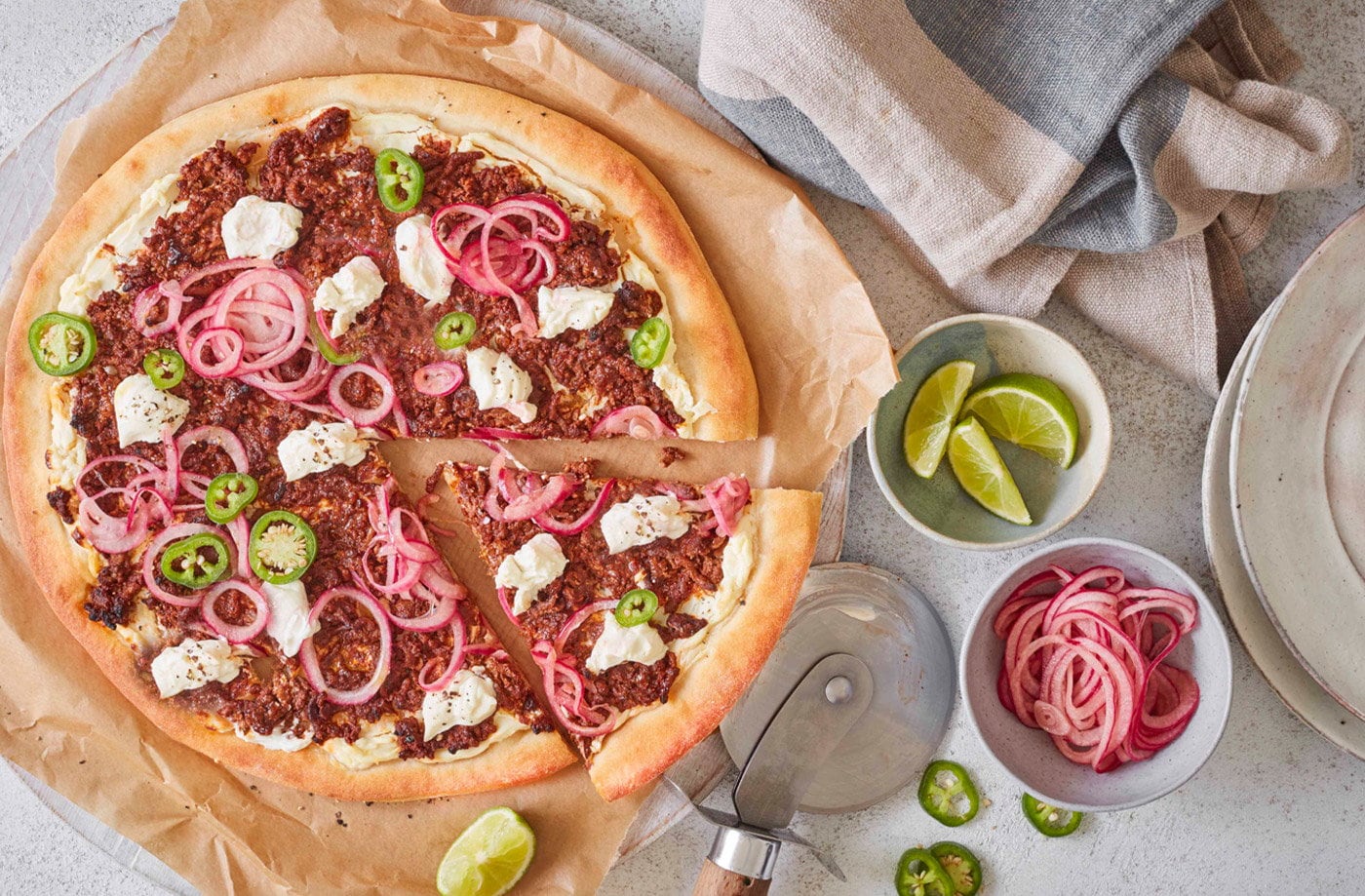 Spicy lamb pizza