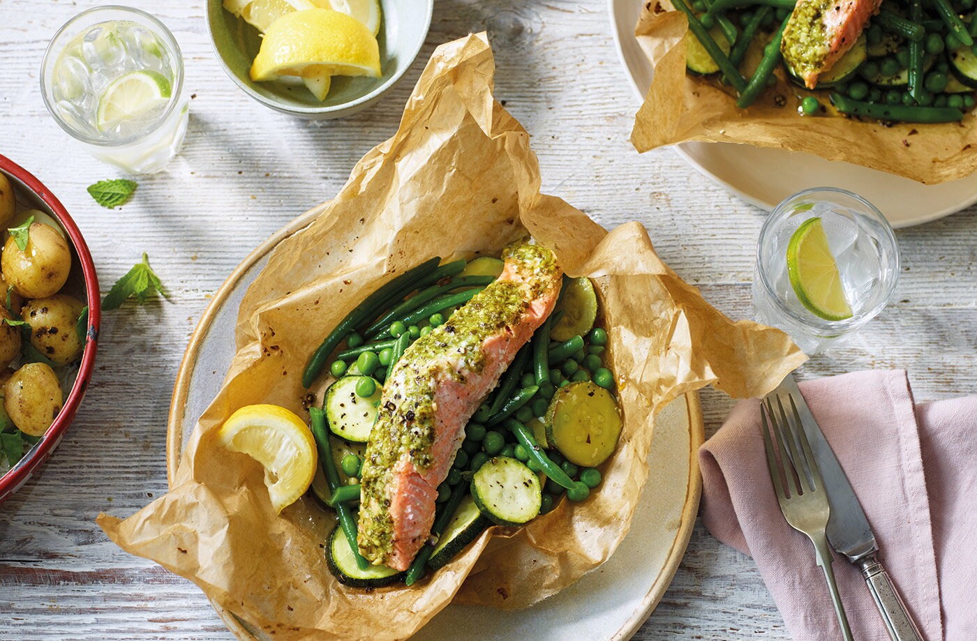Pesto salmon parcels with green veg