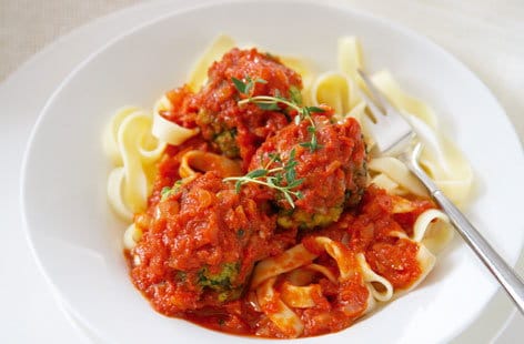 Image of "Chicken and parsley meatballs with classic tomato sauce"
