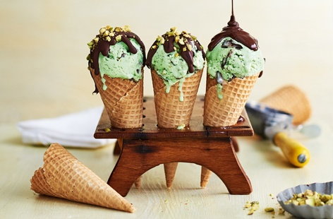 Image of "Pistachio and mint chocolate cones"