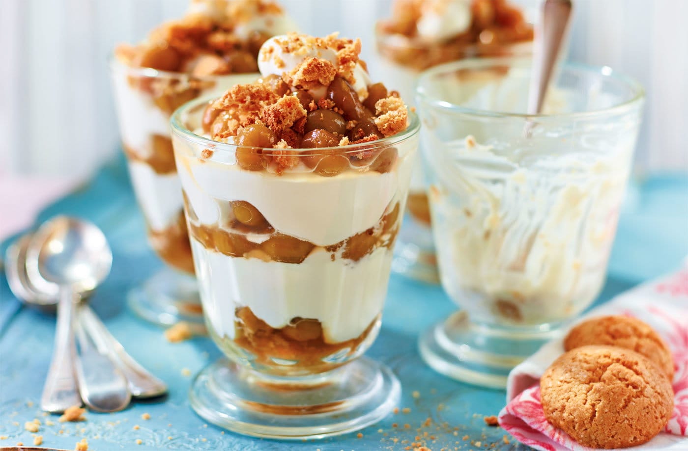 Gooseberry and elderflower fool with amaretti crumbs