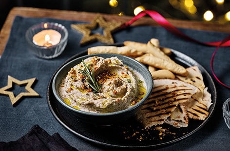 Image of "Roasted garlic white bean dip"