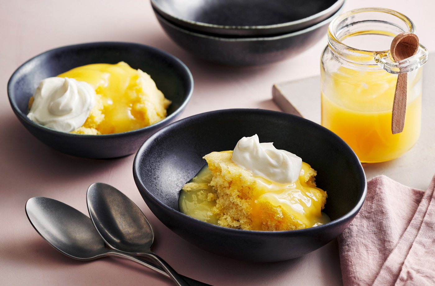 Microwave lemon curd sponge