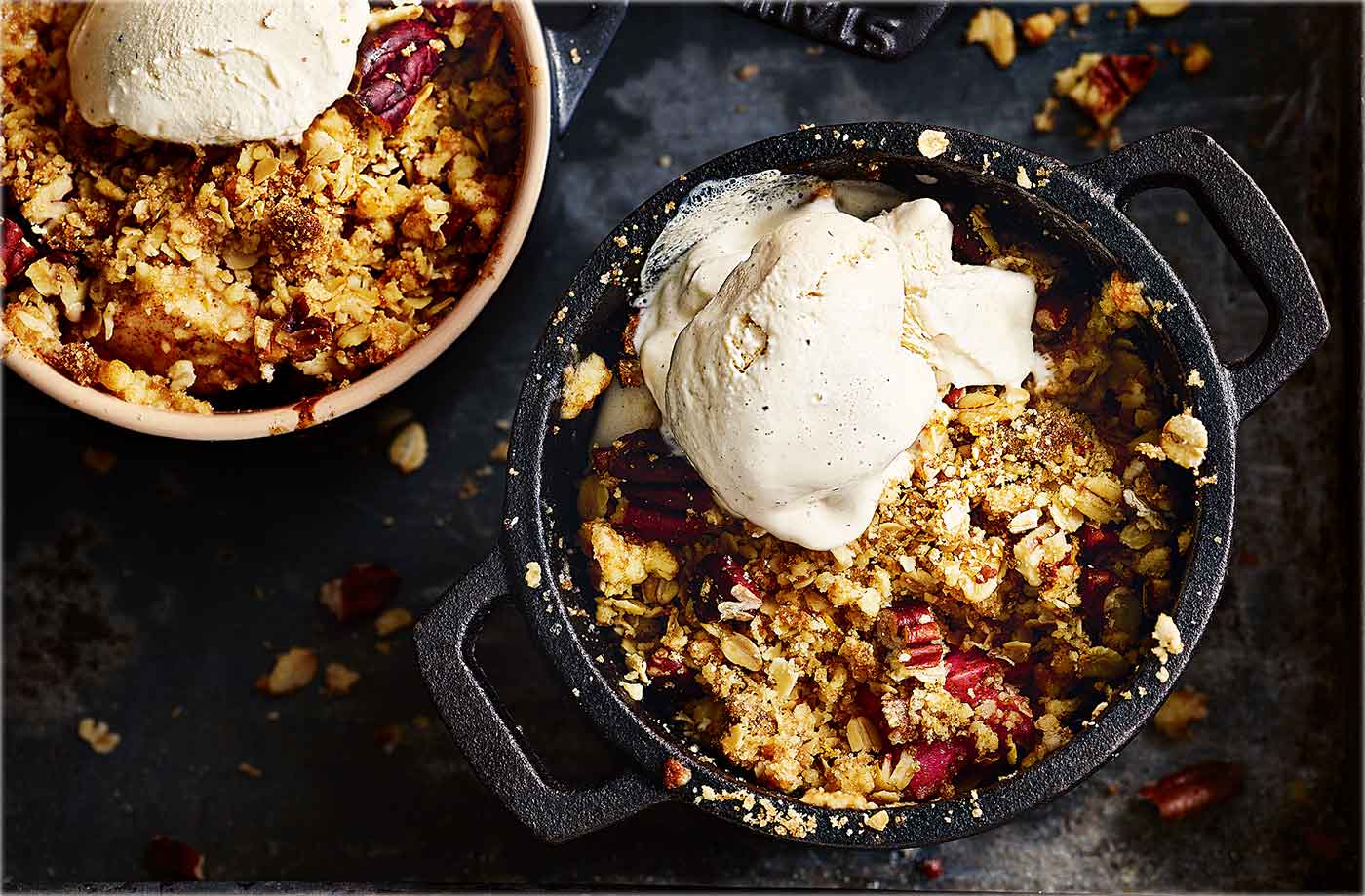 Rhubarb and apple oat-nut crumbles