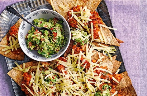 Image of "Nachos with beans and avocado salsa"