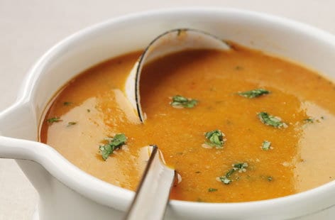 Fresh tomato and wholemeal bread soup