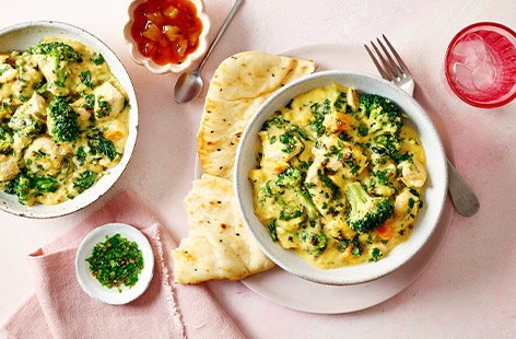 Image of "Cheat's creamy chicken and spinach curry"