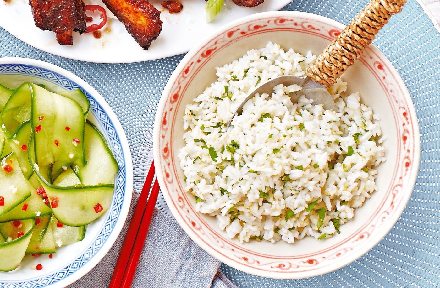 Steamed rice with toasted sesame seeds and coriander