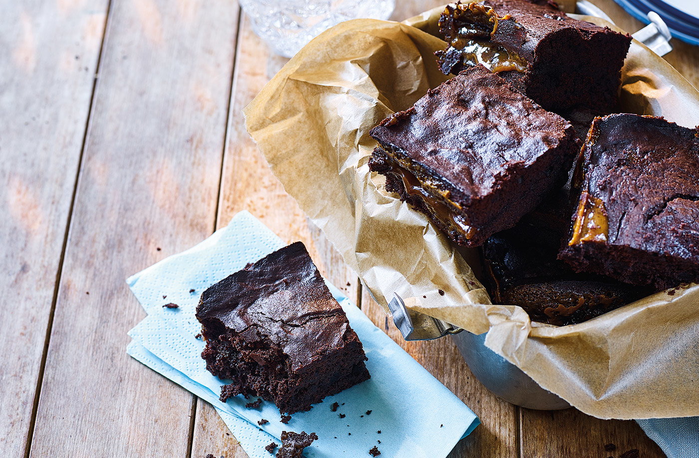 Bourbon caramel chocolate traybake