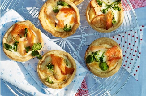Salmon and horseradish tartlets